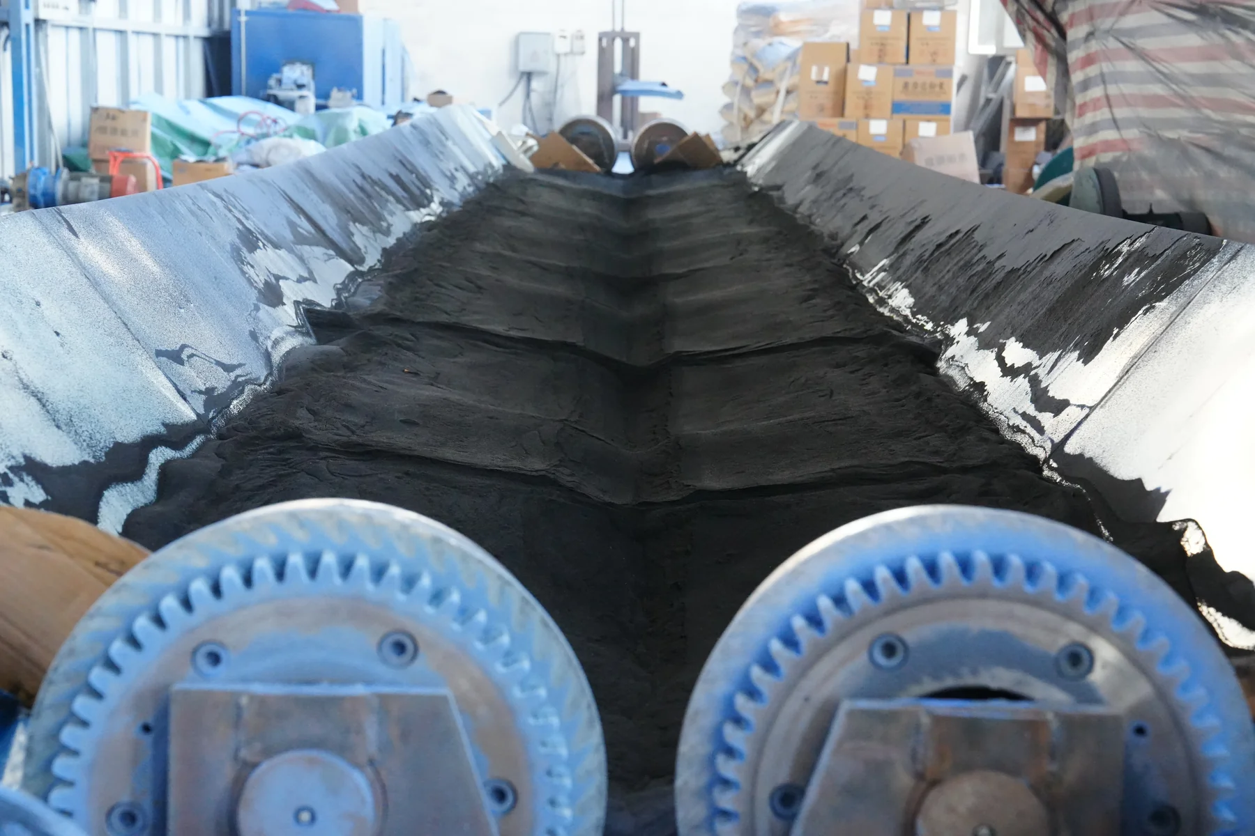 Material handling equipment on the pipe coating line