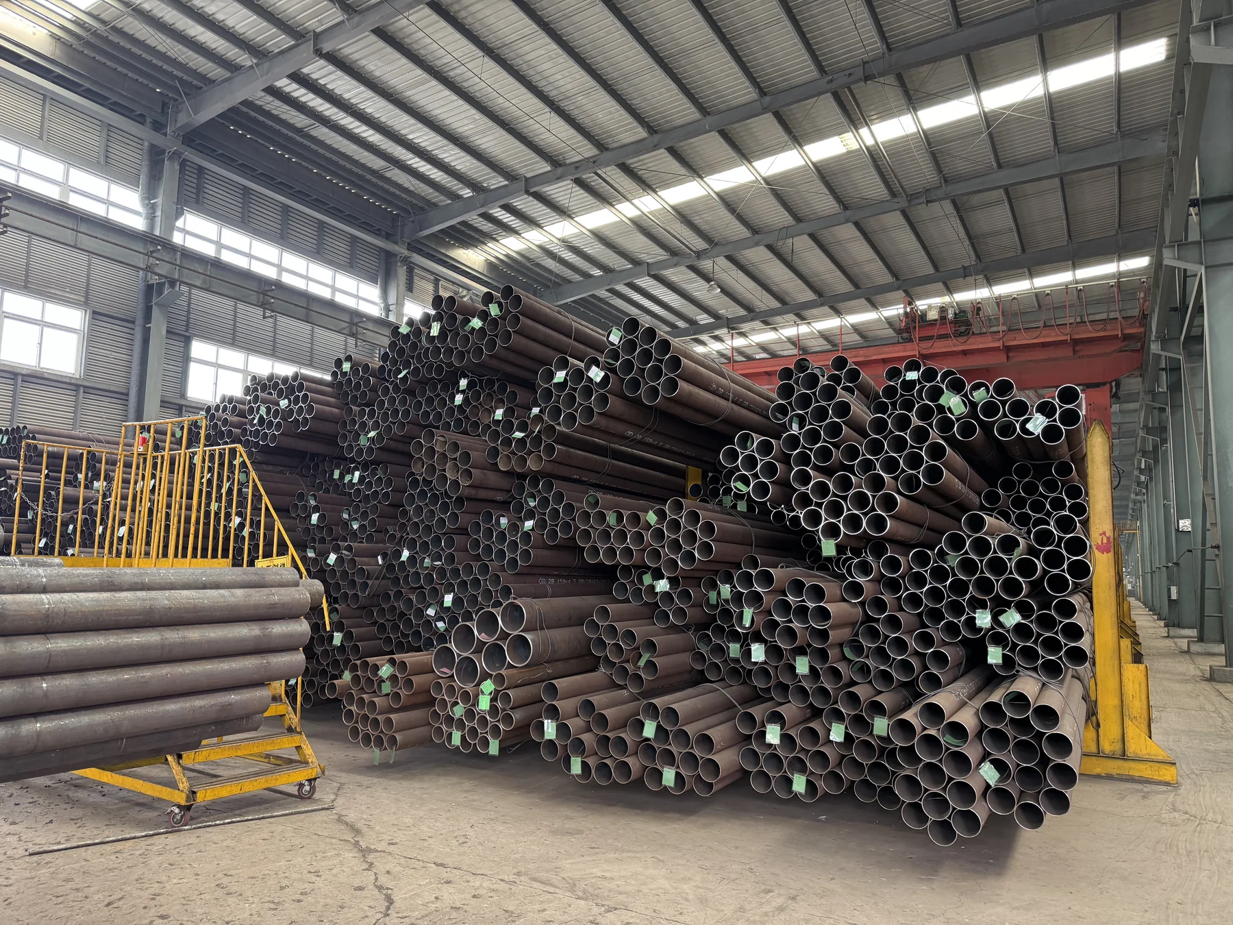 Pipe ends and stacks of different sizes